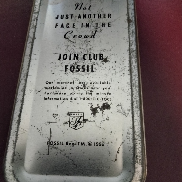 1992 Fossil guitar  watch a few scratches on back. Front face is great. No blems - Picture 4 of 5